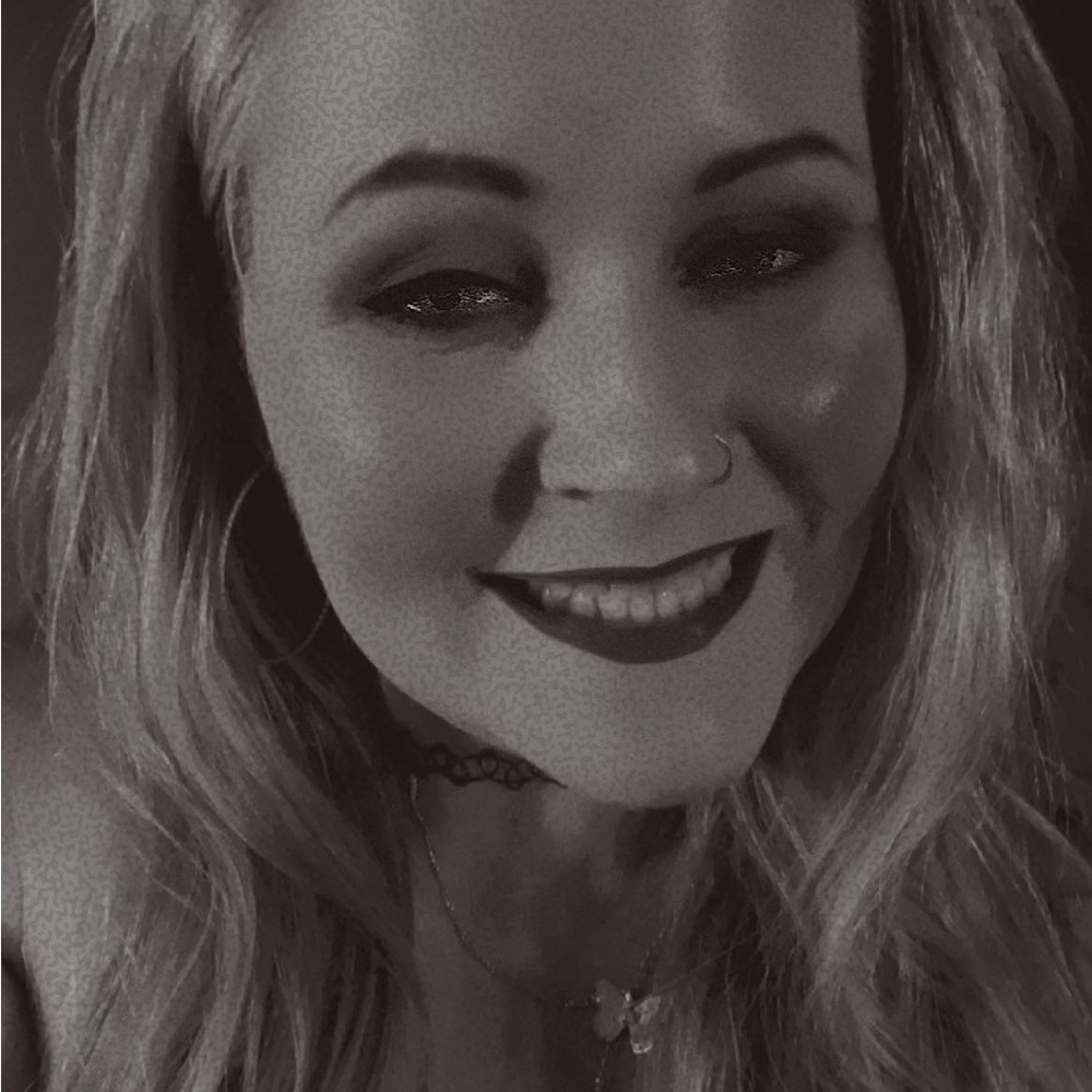 Meet your Posher, Alicia